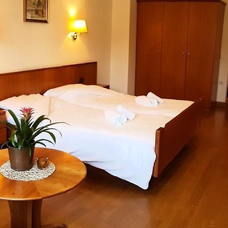 Weisses Roessl Bed and Breakfast Eppan an der Weinstraße Eksteriør billede
