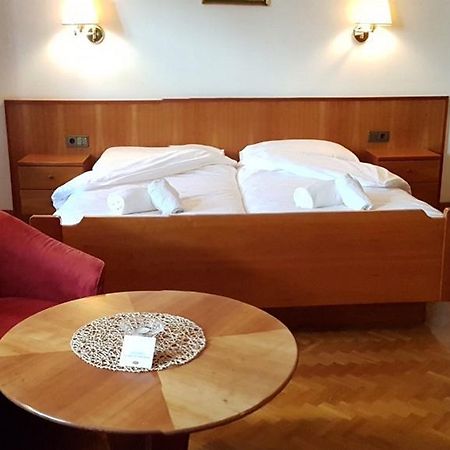 Weisses Roessl Bed and Breakfast Eppan an der Weinstraße Eksteriør billede