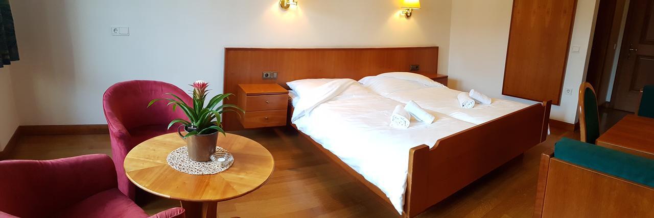 Weisses Roessl Bed and Breakfast Eppan an der Weinstraße Eksteriør billede