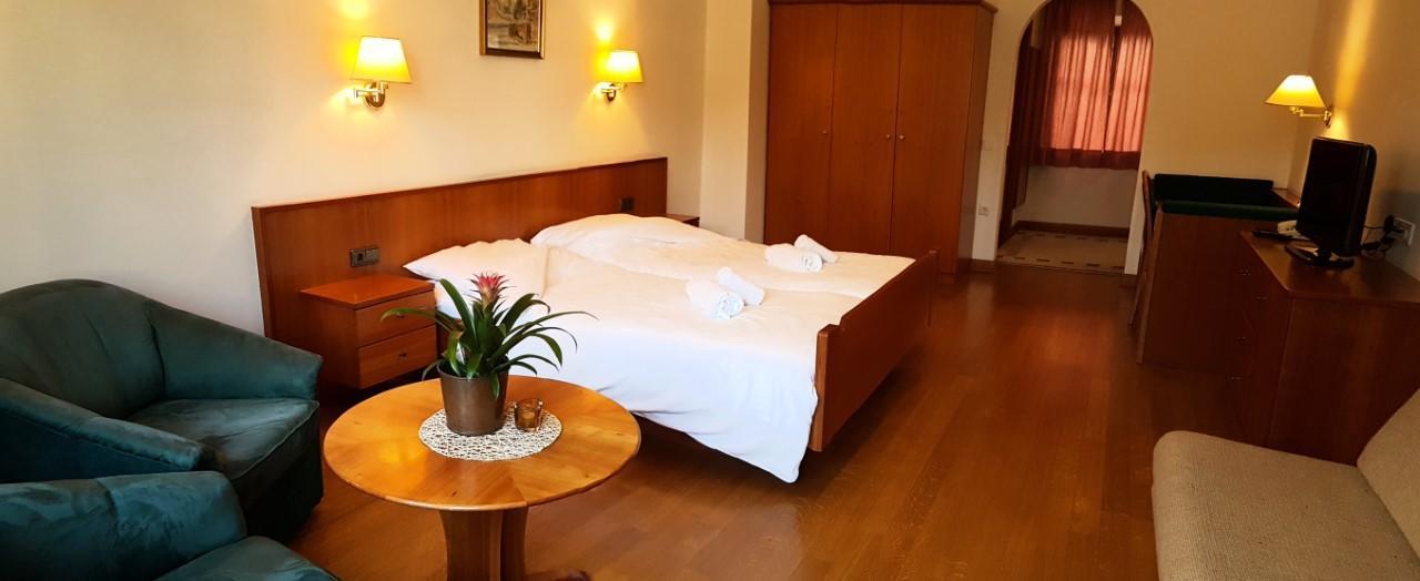 Weisses Roessl Bed and Breakfast Eppan an der Weinstraße Eksteriør billede