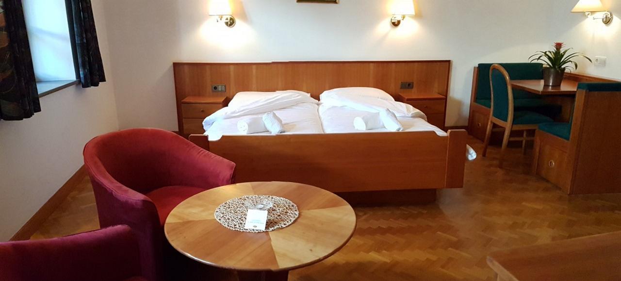Weisses Roessl Bed and Breakfast Eppan an der Weinstraße Eksteriør billede